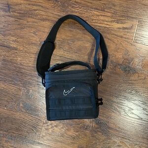 Nike Futura Sportswear Lunch Tote, Black, New Without Tags